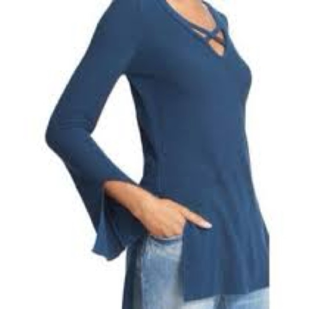 FREE PEOPLE Blue Cross Front V-Neck Tunic Flare
Sleeve Sweater Size L Casual